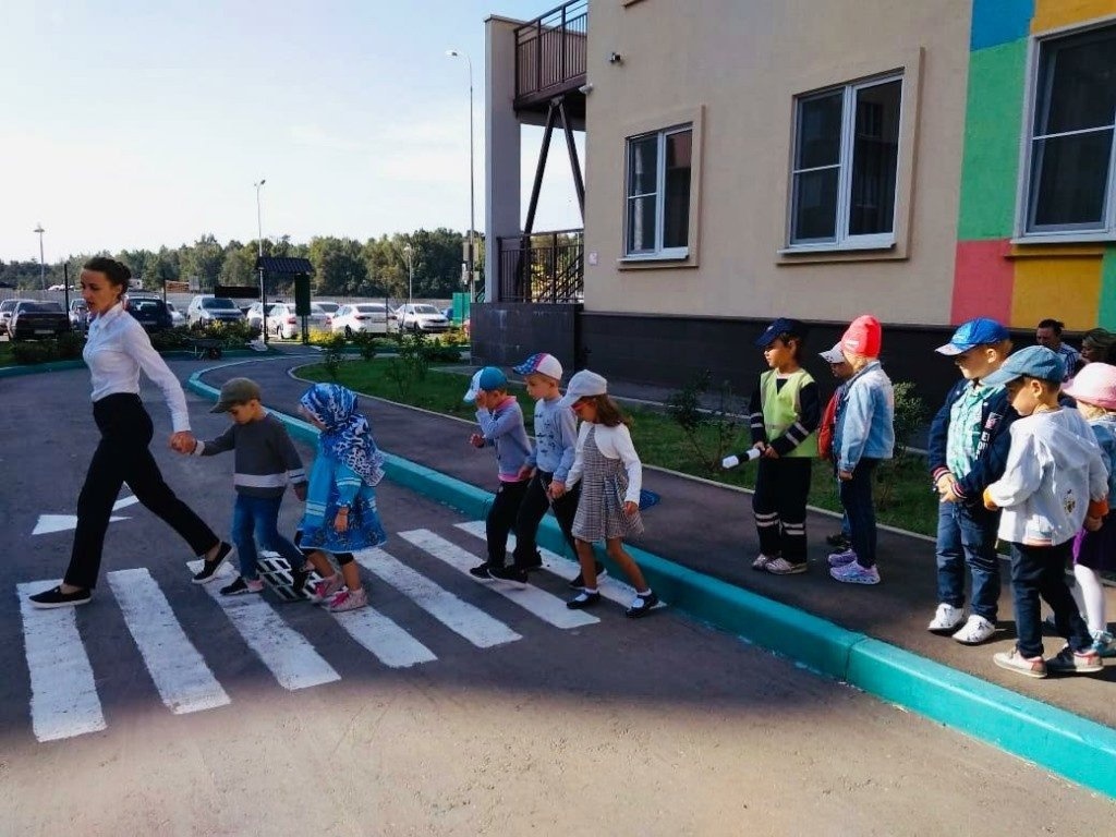 Профилактика дорожно-транспортных происшествий у детей во время внеурочной деятельности «Учимся быть пешеходом»