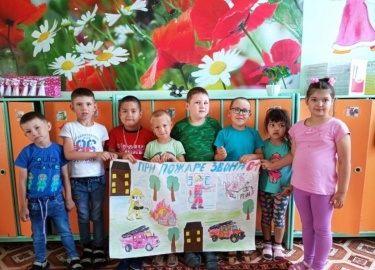 Плакаты по пожарной безопасности можно встретить в местах, для которых характерно большое скопление людей. Речь идет о больницах, предприятиях, тор...