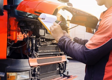 Безопасность дорожного движения автомобильного транспорта в первую очередь зависит от рабочего состояния техники. В законодательстве по БДД оговари...